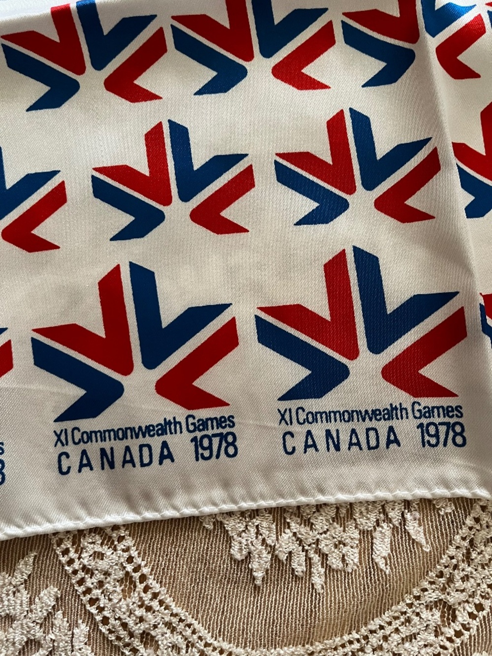 Vintage 1978 Canada XI Commonwealth Games Commemorative Neck Tie Square Scarf